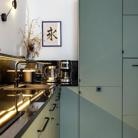 Bracka By Tyzenhauz *